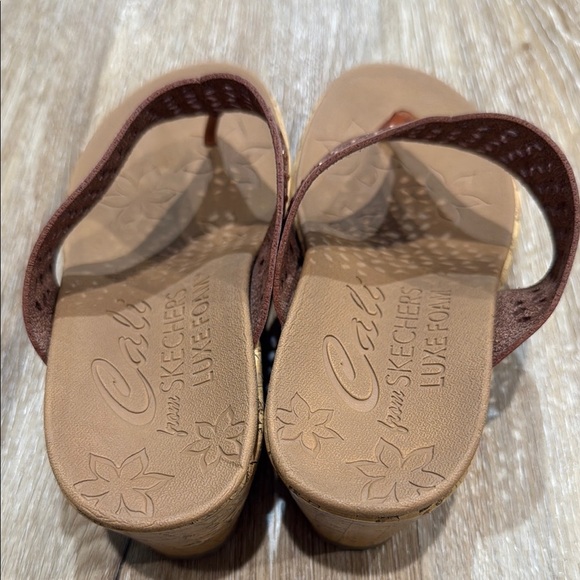 Skechers Size 7 Brown Wedge Sandals with Cork Heel - Picture 9 of 11